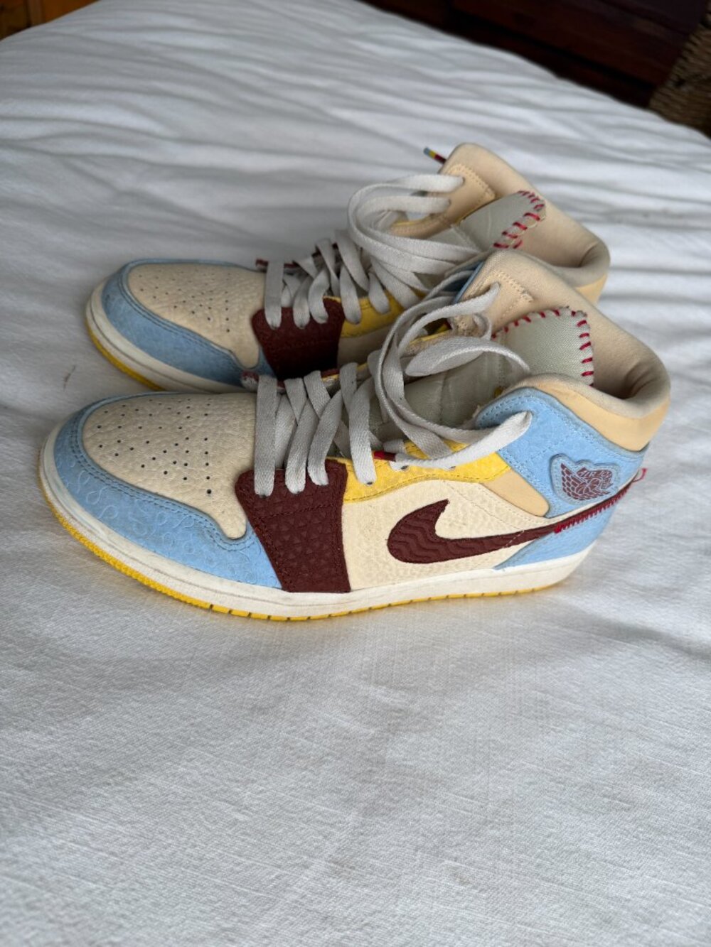 Men's Nike Maison Chateau Rouge x Jordan 1 Mid SE 'Fearless' - Picture 4 of 9